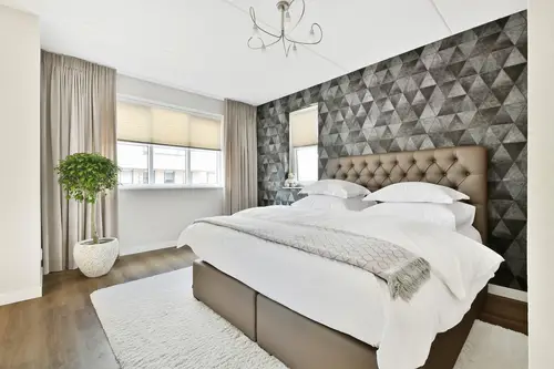 Boxspring postel: co to je a komu se vyplatí?