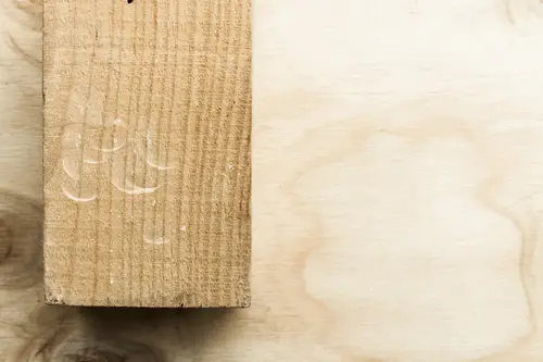 Dřevo vs. dřevotříska: změřili jsme rozdíly v odolnosti a životnosti nábytku