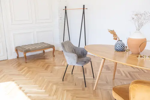 Jak sladit nábytek s podlahou: praktický rádce pro harmonický interiér
