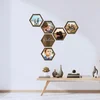 Dřevěný hexagonální fotorámeček s textem Láska