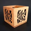 Moderní dřevěný svícen z masivní olše 10x10 cm