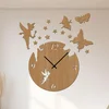 Nástěnné hodiny FAIRY TAIL s dřevěným motivem a volitelnou barvou