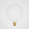 Teplá stmívatelná LED žárovka E27 Sphere 8W