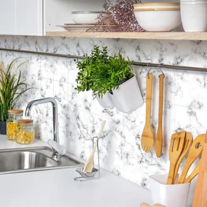 Ambiance Black and White Marble – sada 24 samolepek na zeď (10 × 10 cm)