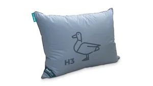 Bedton C-DUR MEDIUM – péřový polštář 70×90 cm, 60/40, bílá sypkovina, světle růžová lemovka