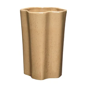 Béžová keramická váza Sapo, výška 30 cm – Hübsch