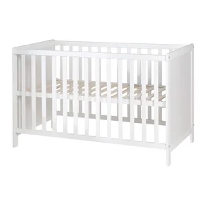 Bílá dětská postýlka Hamburg 60x120 cm od Roba