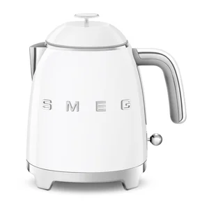 Bílá rychlovarná konvice SMEG Retro Style 800 ml