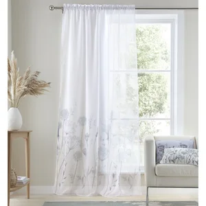 Bílá záclona Meadowsweet Floral, 140×229 cm – Catherine Lansfield