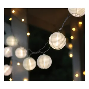 Bílý LED venkovní řetěz s lampiony 4,5 m