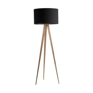 Černá stojací lampa s dřevěnými nohami Zuiver Tripod Wood