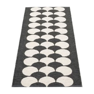 Černo-krémový dvoubarevný venkovní a vnitřní koberec 70x150 cm Poppy Black Vanilla
