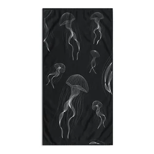 Černobílá plážová osuška 90x180 cm Jellyfish