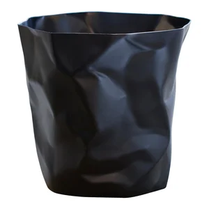 Černý odpadkový koš Bin Bin od Essey
