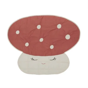Červená dětská hrací podložka Mushroom, 120×98 cm, OYOY Mini