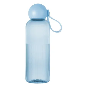 Cestovní lahev 600 ml z recyklovaného PET, světle modrá – Sagaform Ture