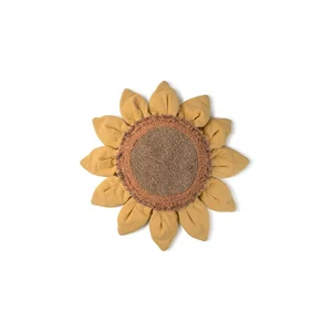 Dětský bavlněný polštářek Sunflower 90×90 cm – Lorena Canals