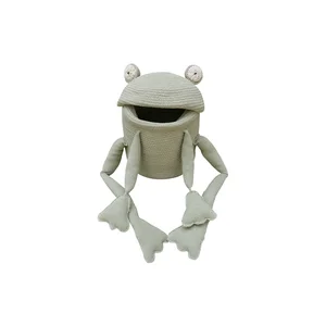 Dětský koš na hračky Fred the Frog – světle zelený, 23×35 cm