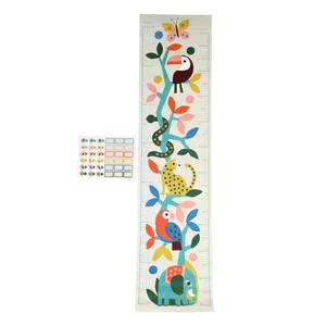 Dětský nástěnný metr Wild Wonders od Rex London
