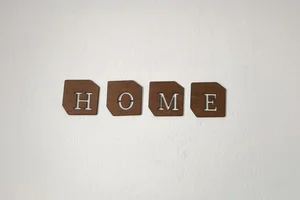 Dřevěná dekorace na zeď HOME Bříza 40x10cm