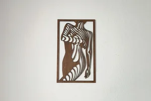 Dřevěná dekorace Žena Bříza 20x33cm