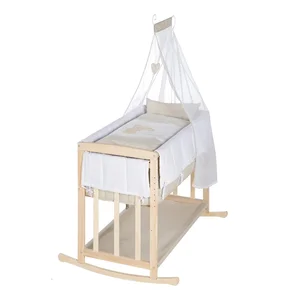 Dřevěná kolébka s úložným prostorem a nebesy 90x45 cm