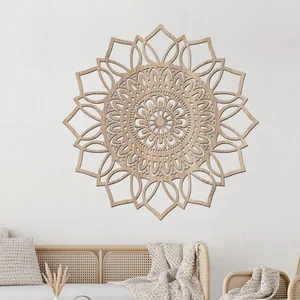 Dřevěná mandala ŠTĚSTÍ na zeď 40 cm