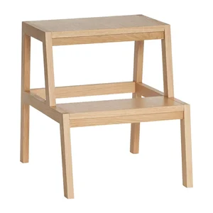 Dřevěná stolička v přírodním dekoru Alp