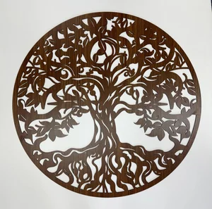 Dřevěný strom na zeď - symbol života a harmonie