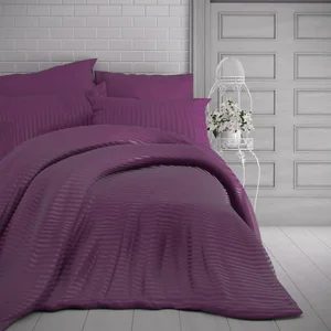 Elegantní saténové povlečení Kvalitex s proužkem v purpurové barvě, 220x200 cm