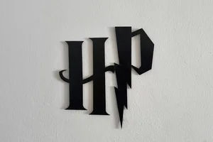 Harry Potter Dřevěná Závěsná Dekorace 20x22cm Černá