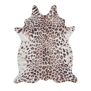 Hnědo-béžový koberec Faux Leopard 155x130 cm