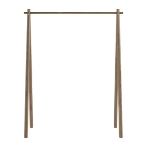 Hnědý stojan na oblečení Hongi z borovicového dřeva