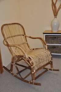 Houpací křeslo Klasik z ratanu smamboo přírodní
