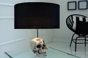 INVICTA INTERIOR Luxusní stříbrná stolní lampa s motivem lebky