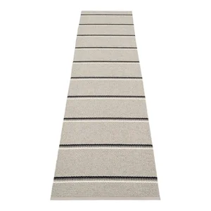 Koberec Olle Grey Linen 70 × 300 cm – vnitřní i venkovní, Pappelina