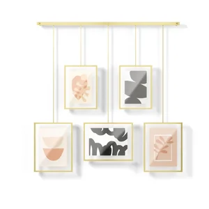 Kovové rámečky na zeď – zlaté, sada 5 ks 70×80 cm – Umbra Exhibit