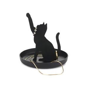 Kovový stojan na šperky Feline