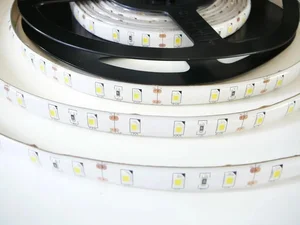LED pásek SB3-W300 s teplou a denní bílou