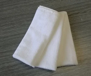 Malý hotelový ručník 30x50 cm Bílý