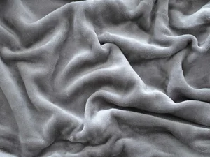 Mikroplyšové prostěradlo 220×200 cm šedé