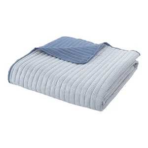 Modrý prošívaný přehoz Stripe 220x230 cm