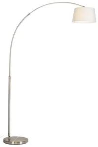 Oblouková stojací lampa s ocelovou konstrukcí a látkovým stínidlem