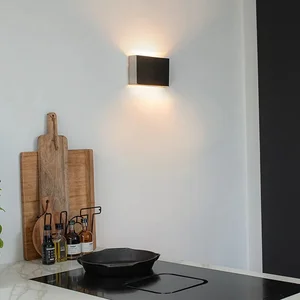 Ocelová nástěnná lampa Otan