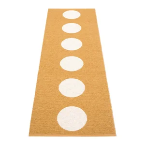Okrově žlutý koberec Vera 70x225 cm Pappelina