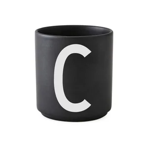 Porcelánový hrnek Design Letters Alphabet C, černý, 250 ml