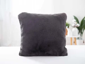 Povlak z umělé kožešiny 45×45 cm tmavě šedý