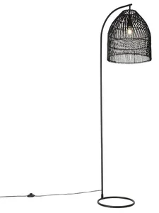 Rustikální stojací lampa Sam s ratanovým stínidlem