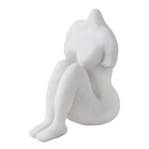 Sedící žena z polyresinu, 14 cm – Mette Ditmer Denmark