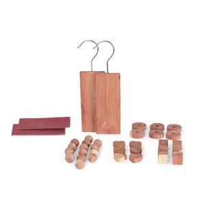 Set 34 cedrových doplňků do šatní skříně